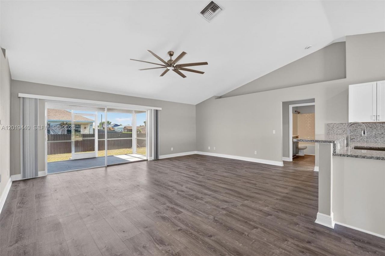 409 NE 25th Ter, Cape Coral, FL 33909 Photo