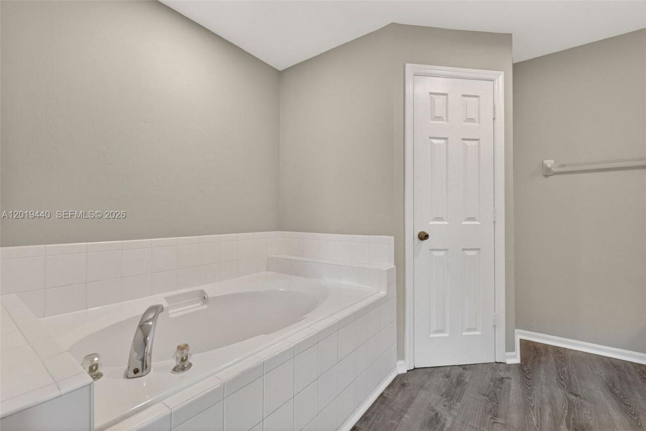 409 NE 25th Ter, Cape Coral, FL 33909 Photo