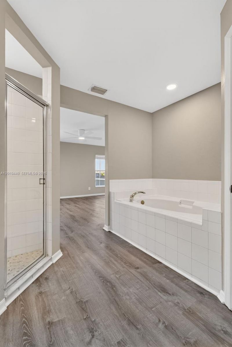 409 NE 25th Ter, Cape Coral, FL 33909 Photo