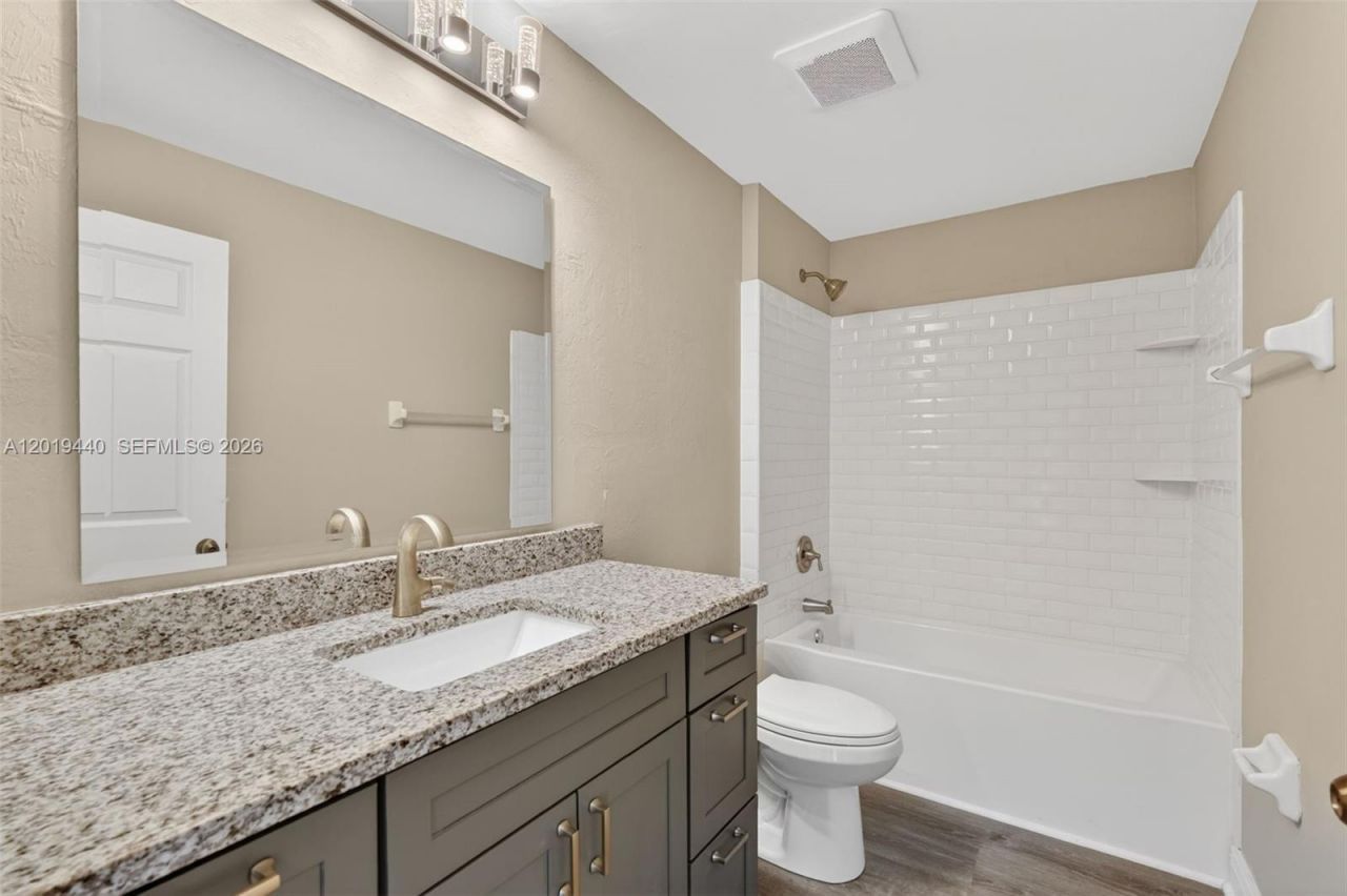 409 NE 25th Ter, Cape Coral, FL 33909 Photo