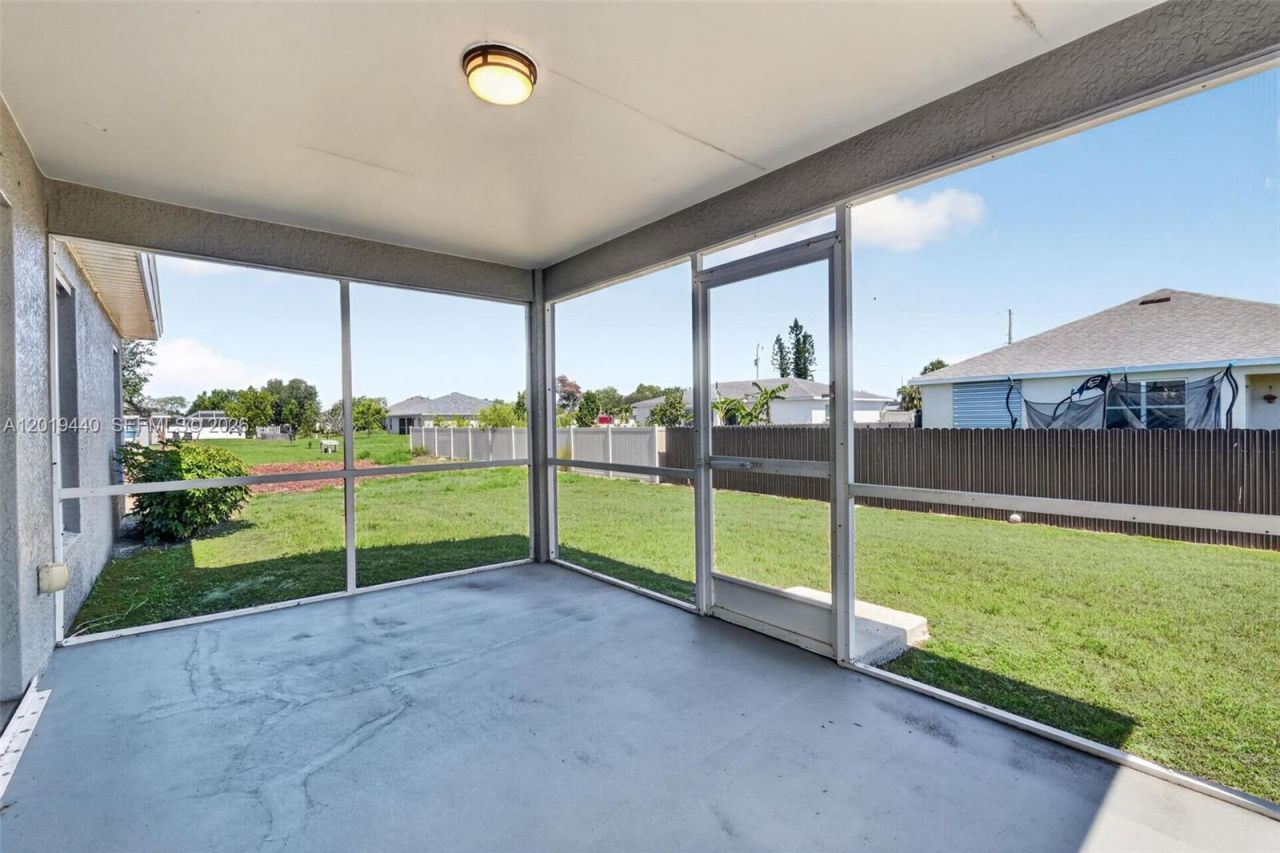 409 NE 25th Ter, Cape Coral, FL 33909 Photo