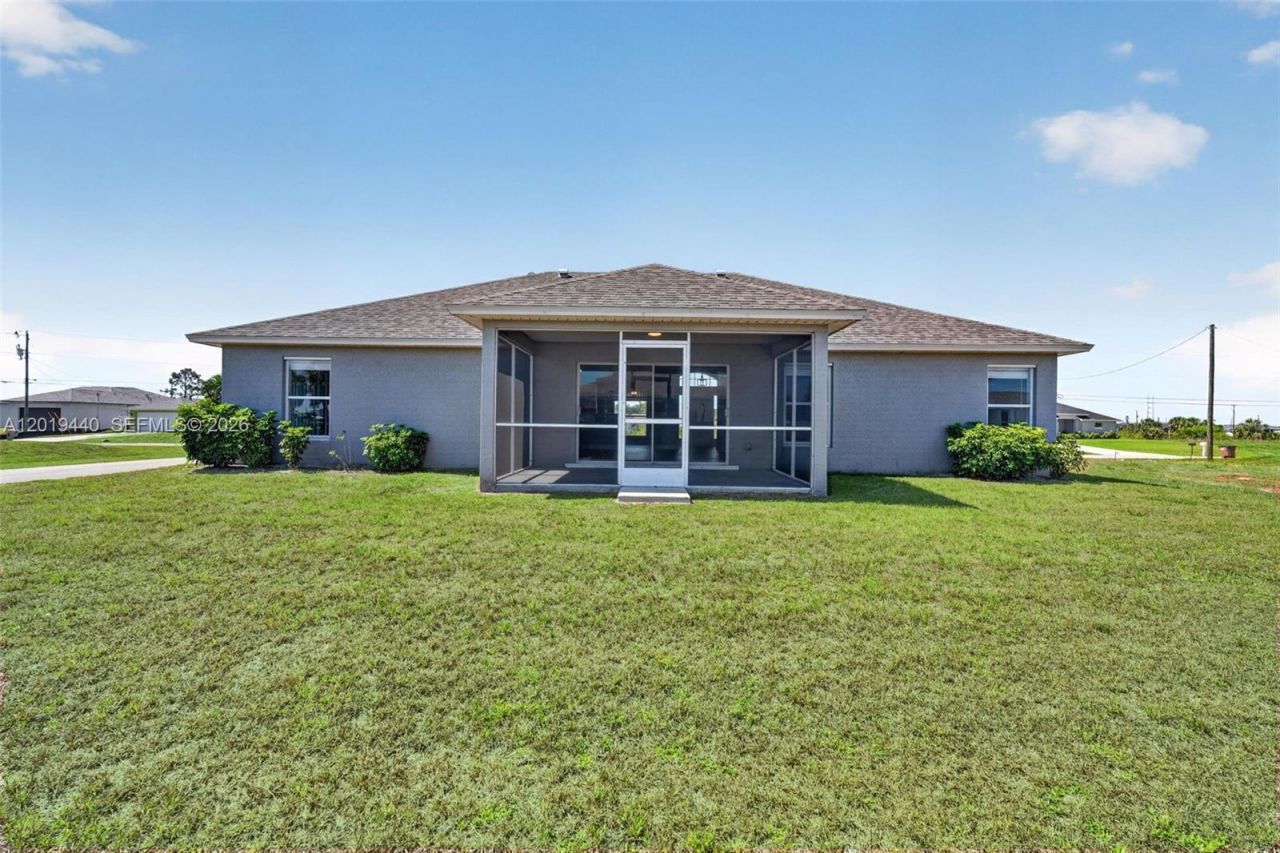 409 NE 25th Ter, Cape Coral, FL 33909 Photo
