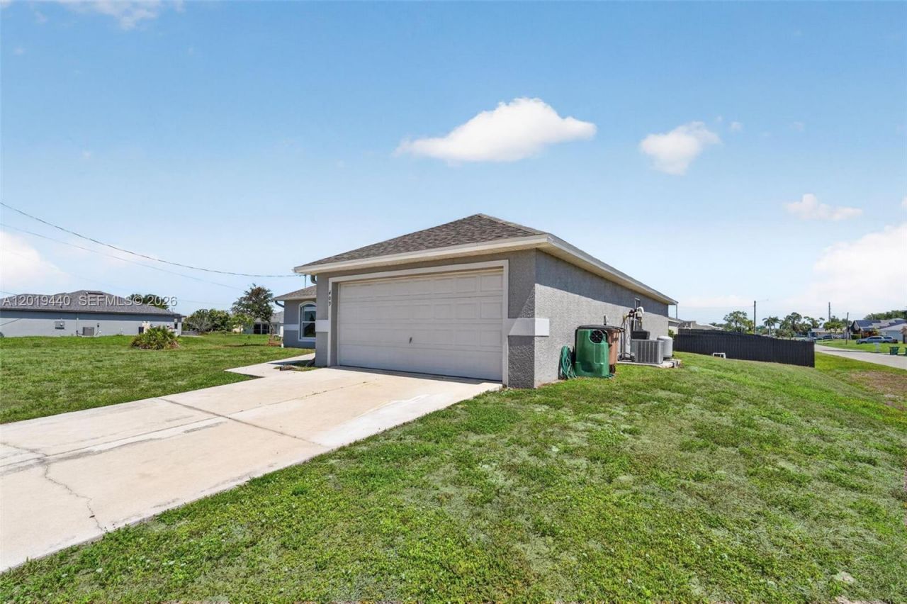409 NE 25th Ter, Cape Coral, FL 33909 Photo