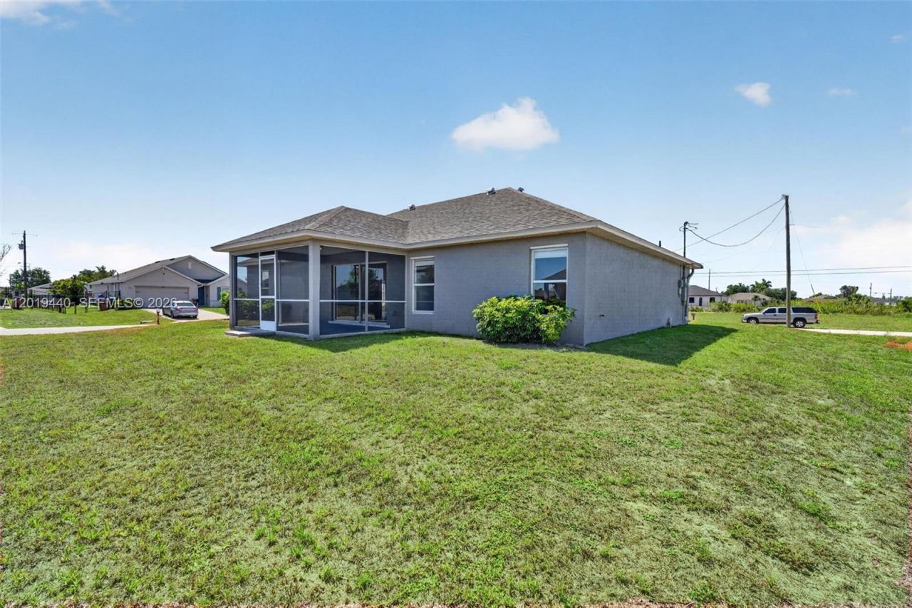 409 NE 25th Ter, Cape Coral, FL 33909 Photo
