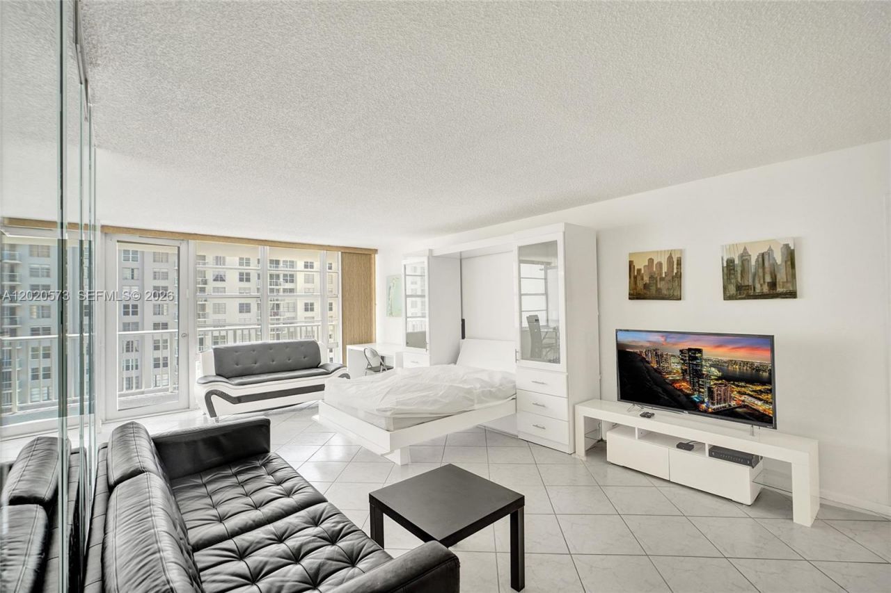 231 174th St , Unit 1611, Sunny Isles Beach, FL 33160 Photo