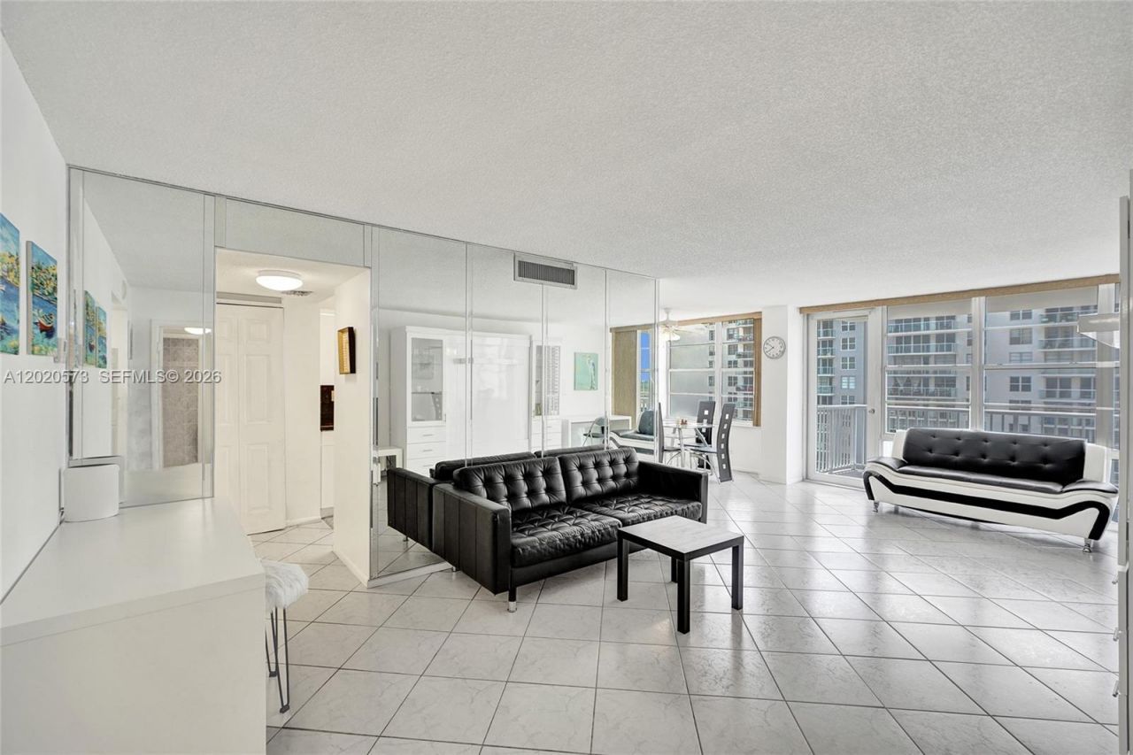 231 174th St , Unit 1611, Sunny Isles Beach, FL 33160 Photo