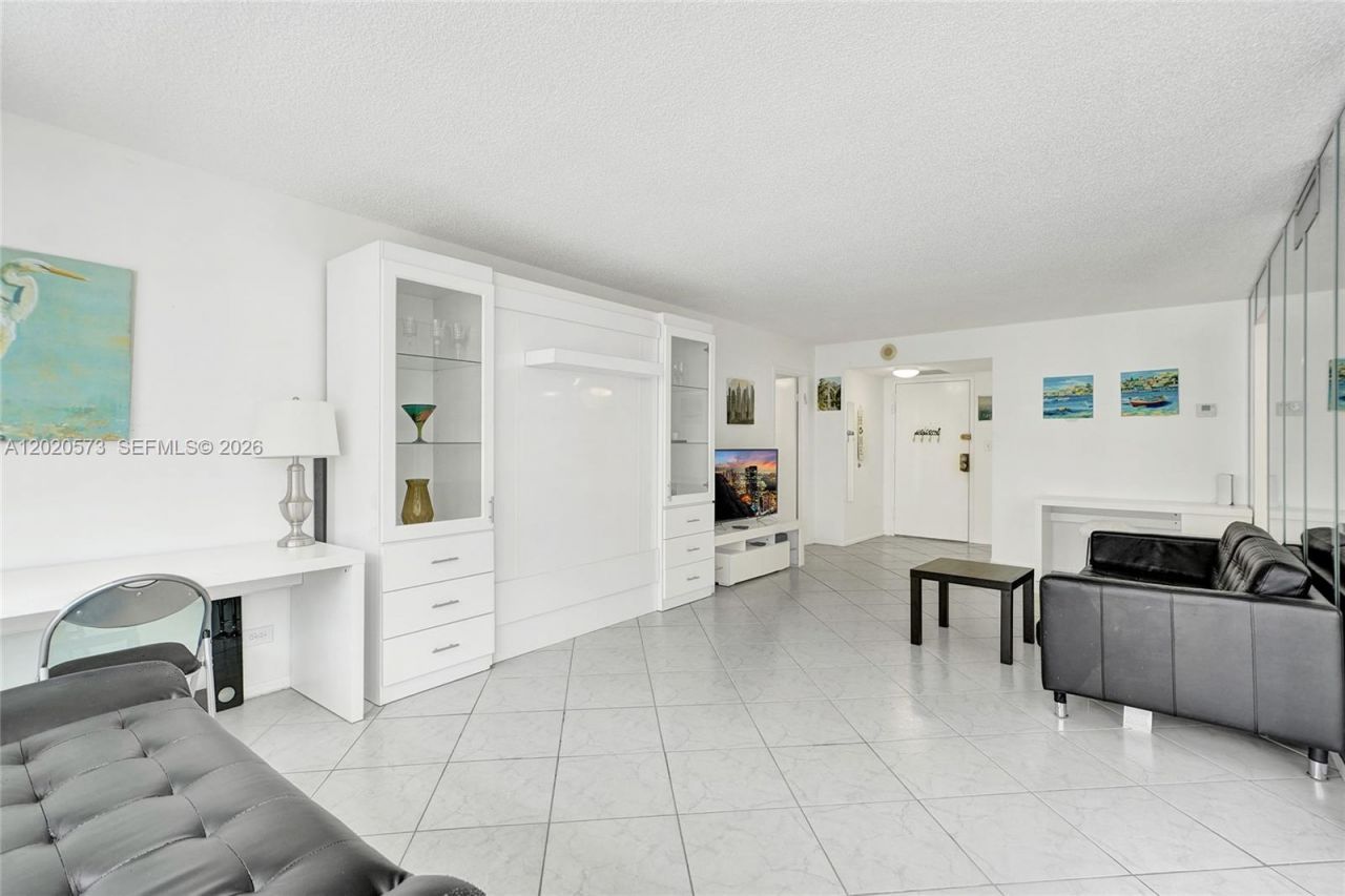 231 174th St , Unit 1611, Sunny Isles Beach, FL 33160 Photo