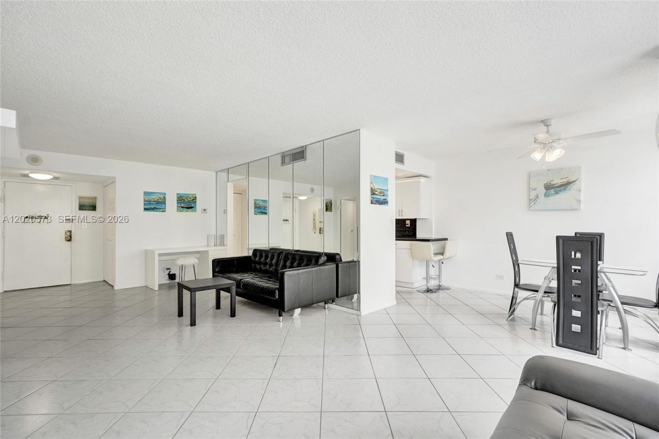 231 174th St , Unit 1611, Sunny Isles Beach, FL 33160 Photo