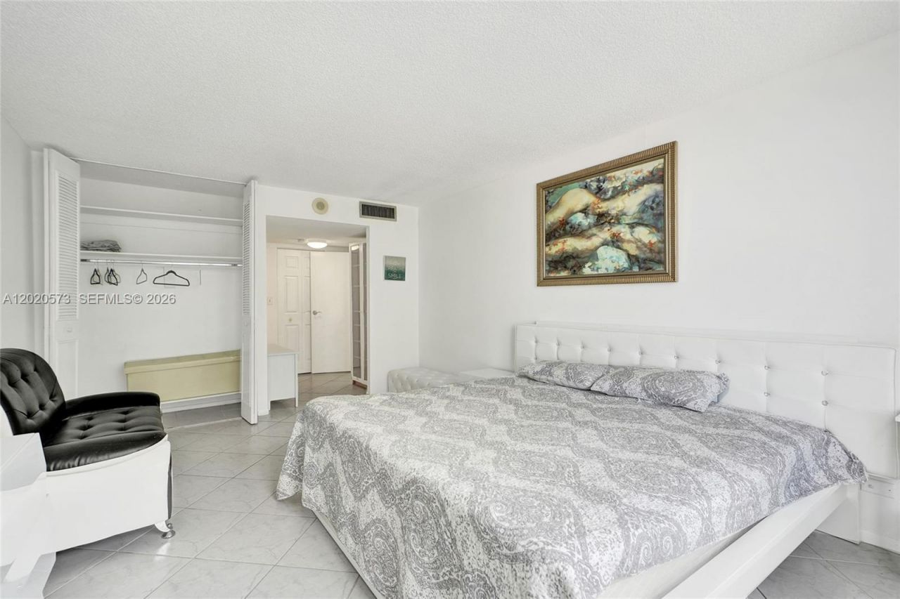 231 174th St , Unit 1611, Sunny Isles Beach, FL 33160 Photo