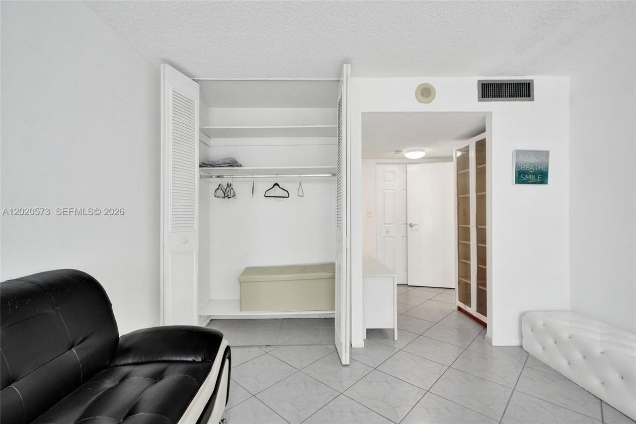 231 174th St , Unit 1611, Sunny Isles Beach, FL 33160 Photo