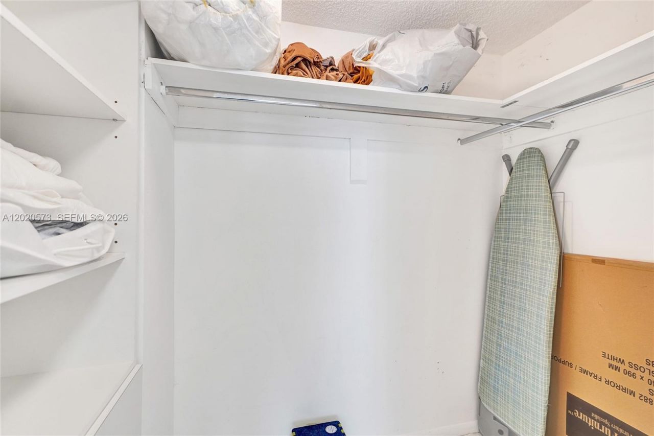 231 174th St , Unit 1611, Sunny Isles Beach, FL 33160 Photo