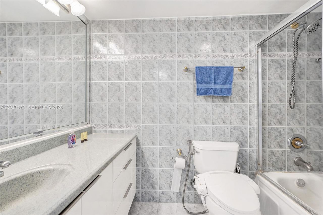 231 174th St , Unit 1611, Sunny Isles Beach, FL 33160 Photo