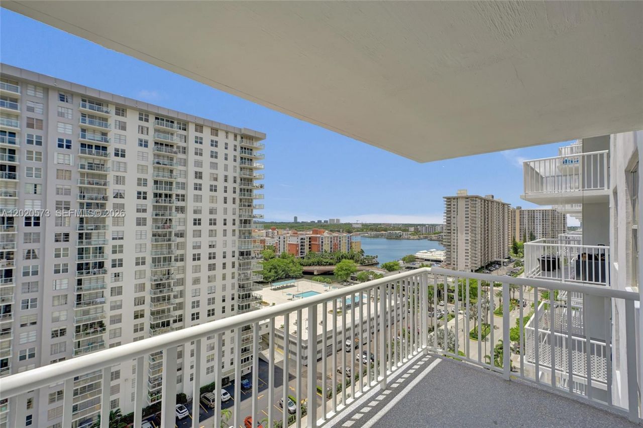 231 174th St , Unit 1611, Sunny Isles Beach, FL 33160 Photo