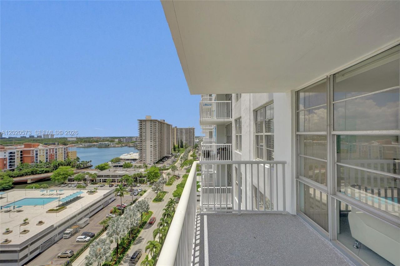 231 174th St , Unit 1611, Sunny Isles Beach, FL 33160 Photo