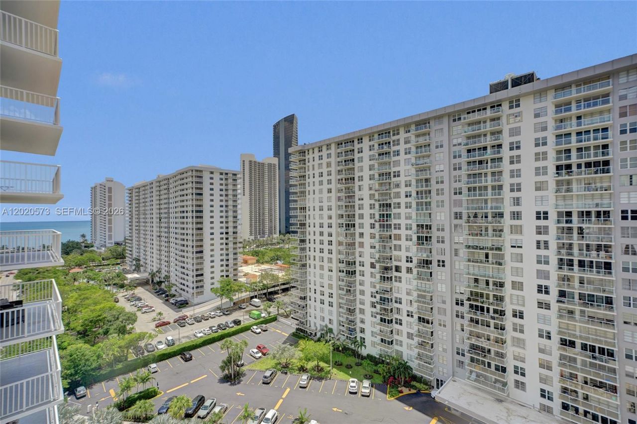 231 174th St , Unit 1611, Sunny Isles Beach, FL 33160 Photo