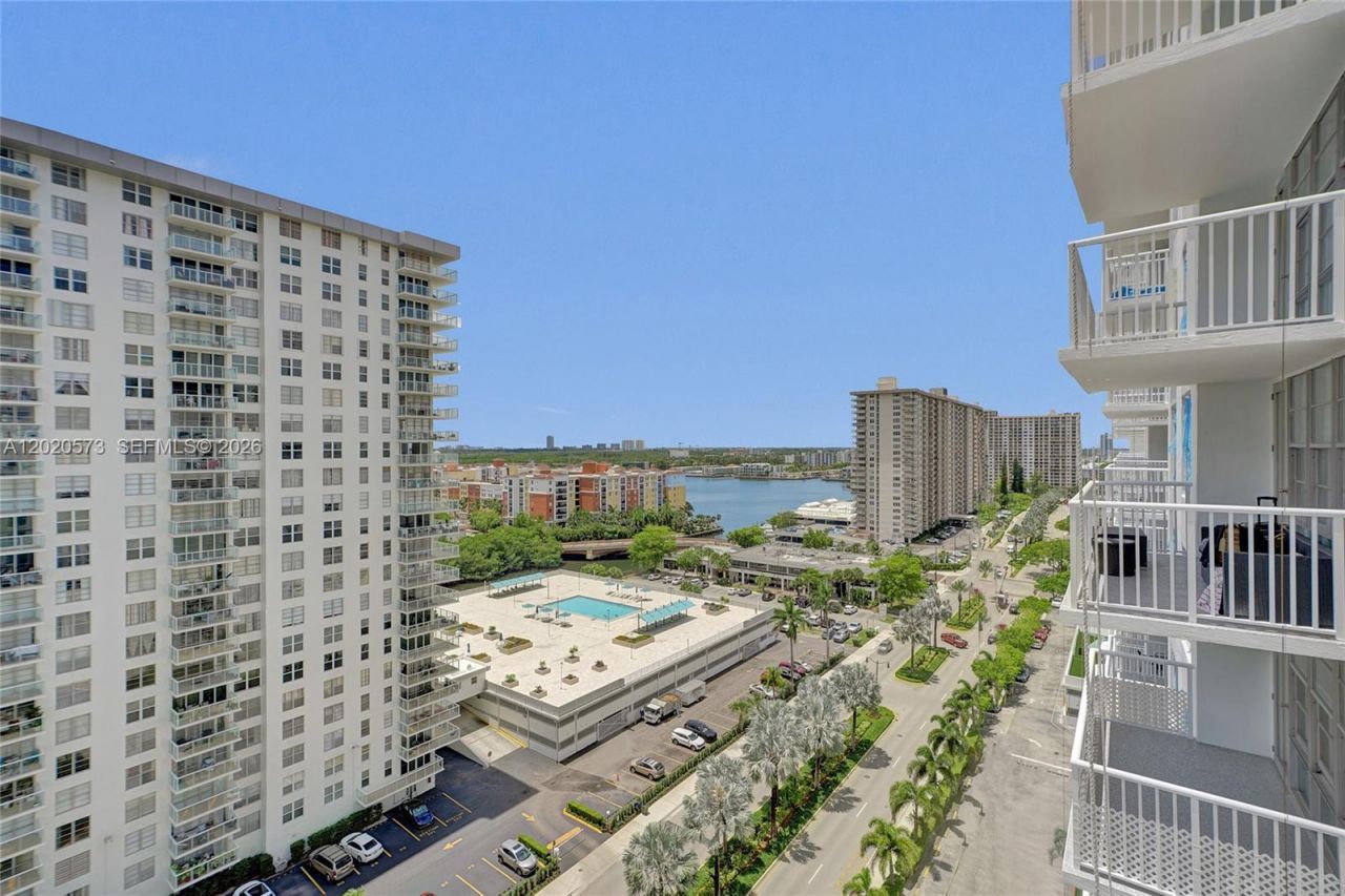231 174th St , Unit 1611, Sunny Isles Beach, FL 33160 Photo