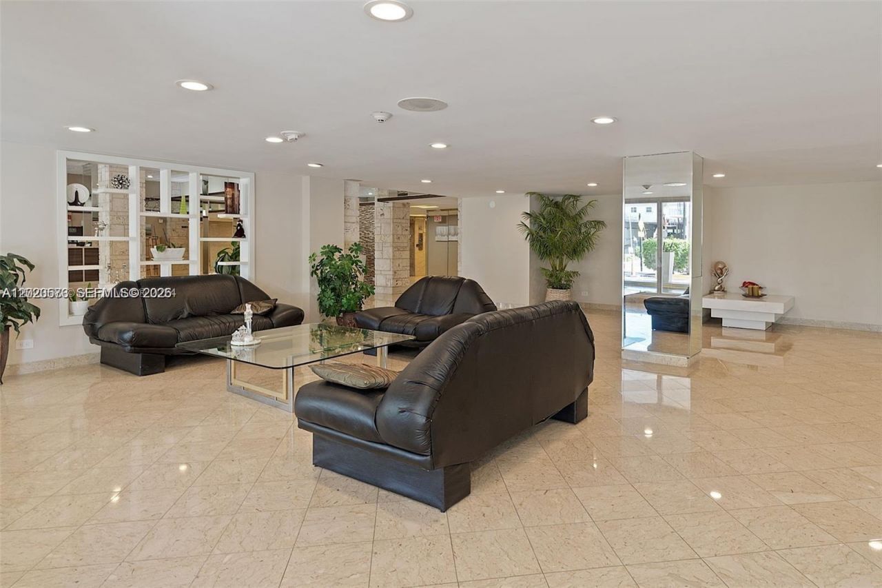 231 174th St , Unit 1611, Sunny Isles Beach, FL 33160 Photo