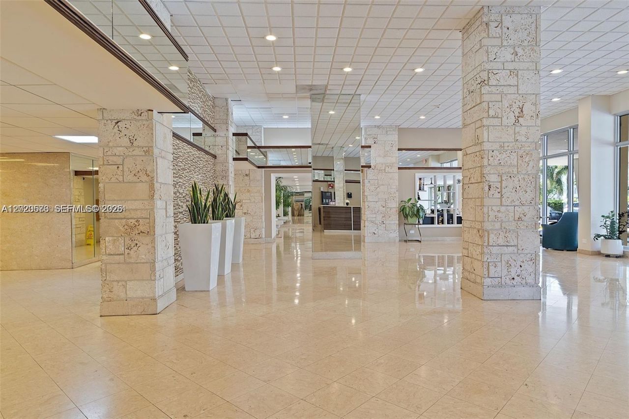 231 174th St , Unit 1611, Sunny Isles Beach, FL 33160 Photo