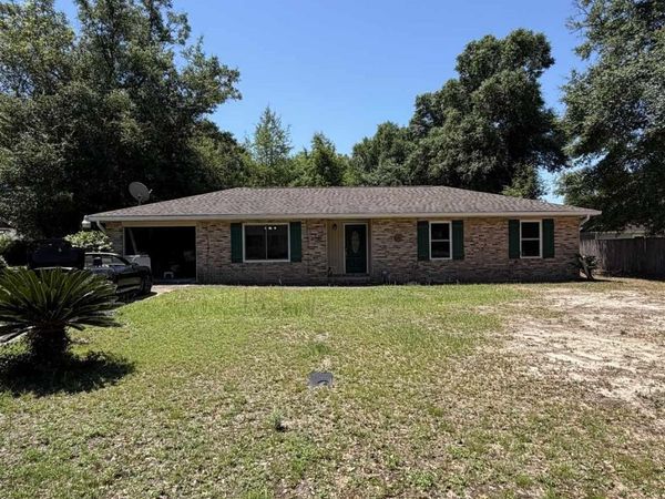 5599 Wesley Dr, Milton, FL 32570