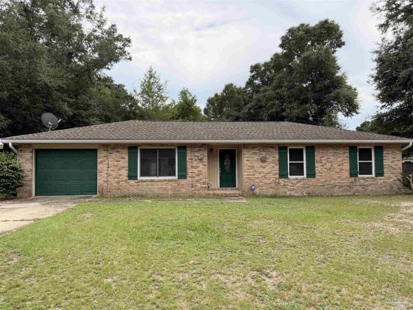 5599 Wesley Dr, Milton, FL 32570