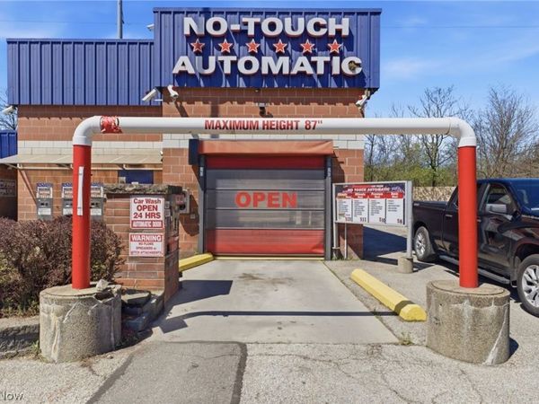 8219 Broadway Avenue , Cleveland, OH 44105