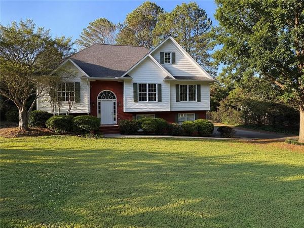 12 Lamplighter Cove NW, Cartersville, GA 30120