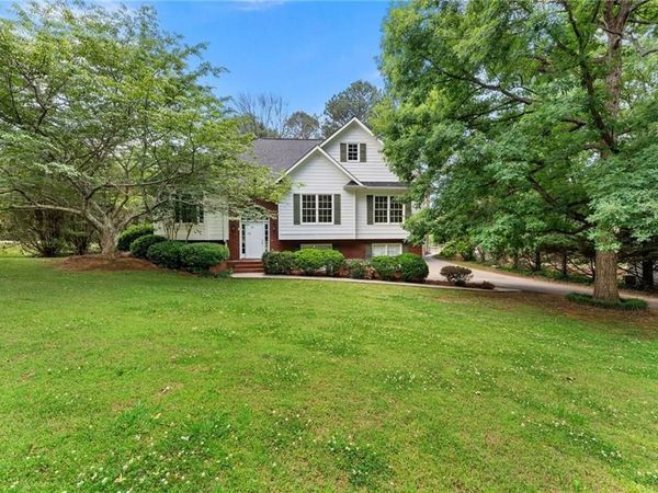 12 Lamplighter Cove NW, Cartersville, GA 30120