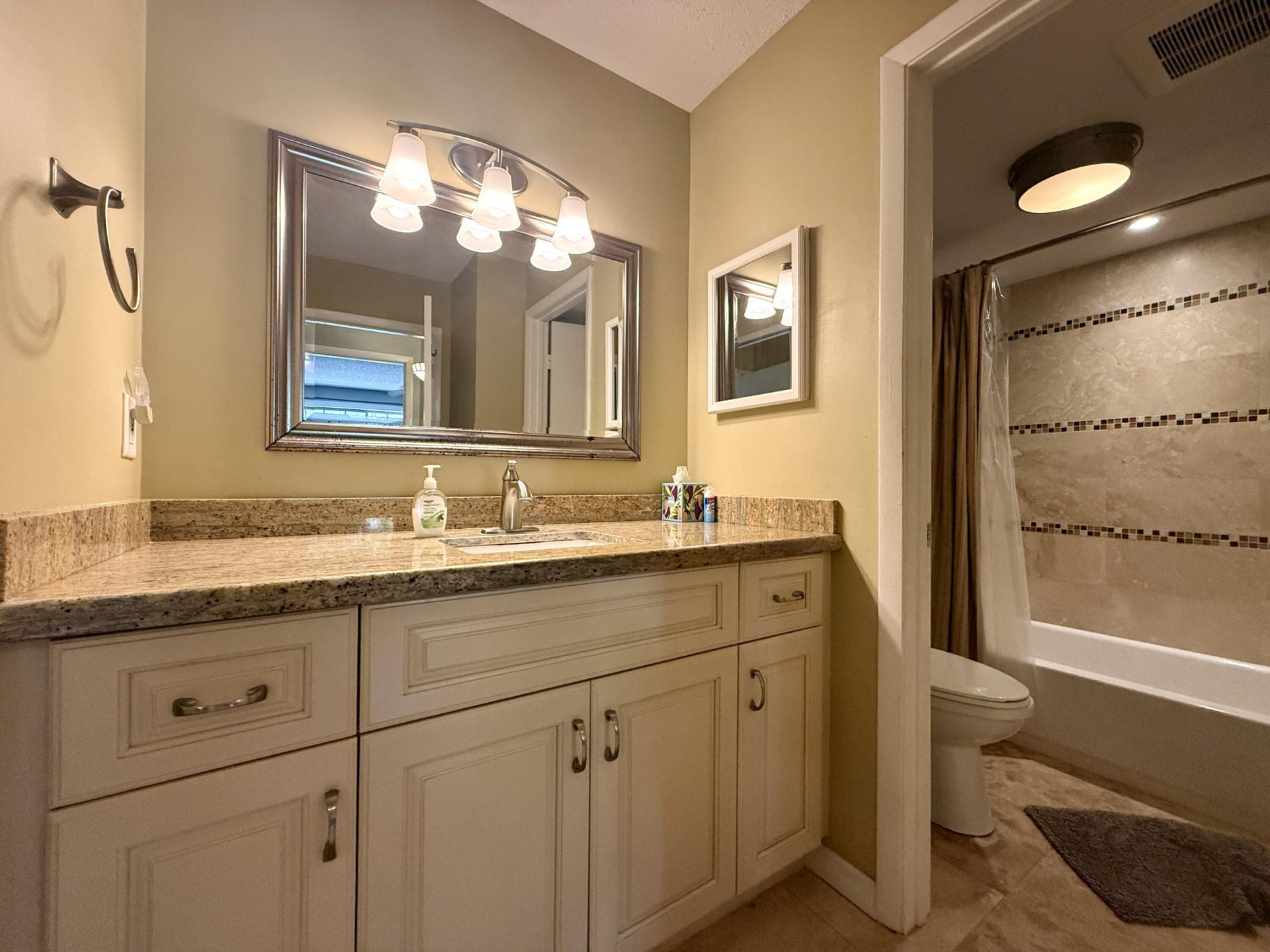 1727 Village Boulevard, Unit 307, West Palm Beach, FL 33409 Photo