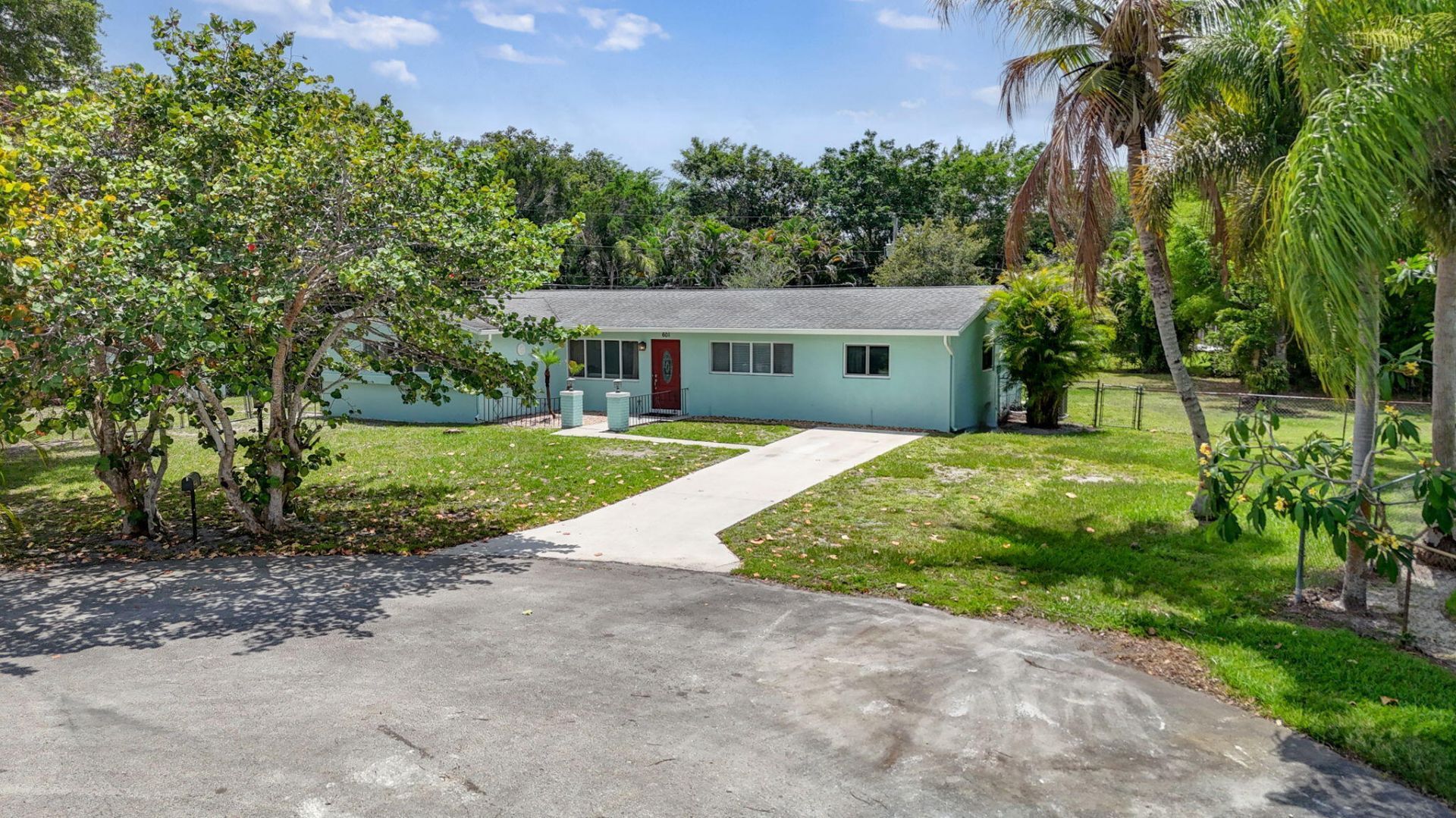 601 Evelyn Court, West Palm Beach, FL 33413 Photo