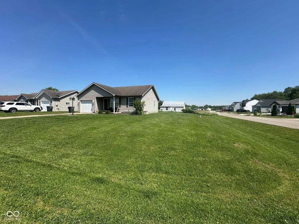 1743 E Graham Boulevard, Scottsburg, IN 47170