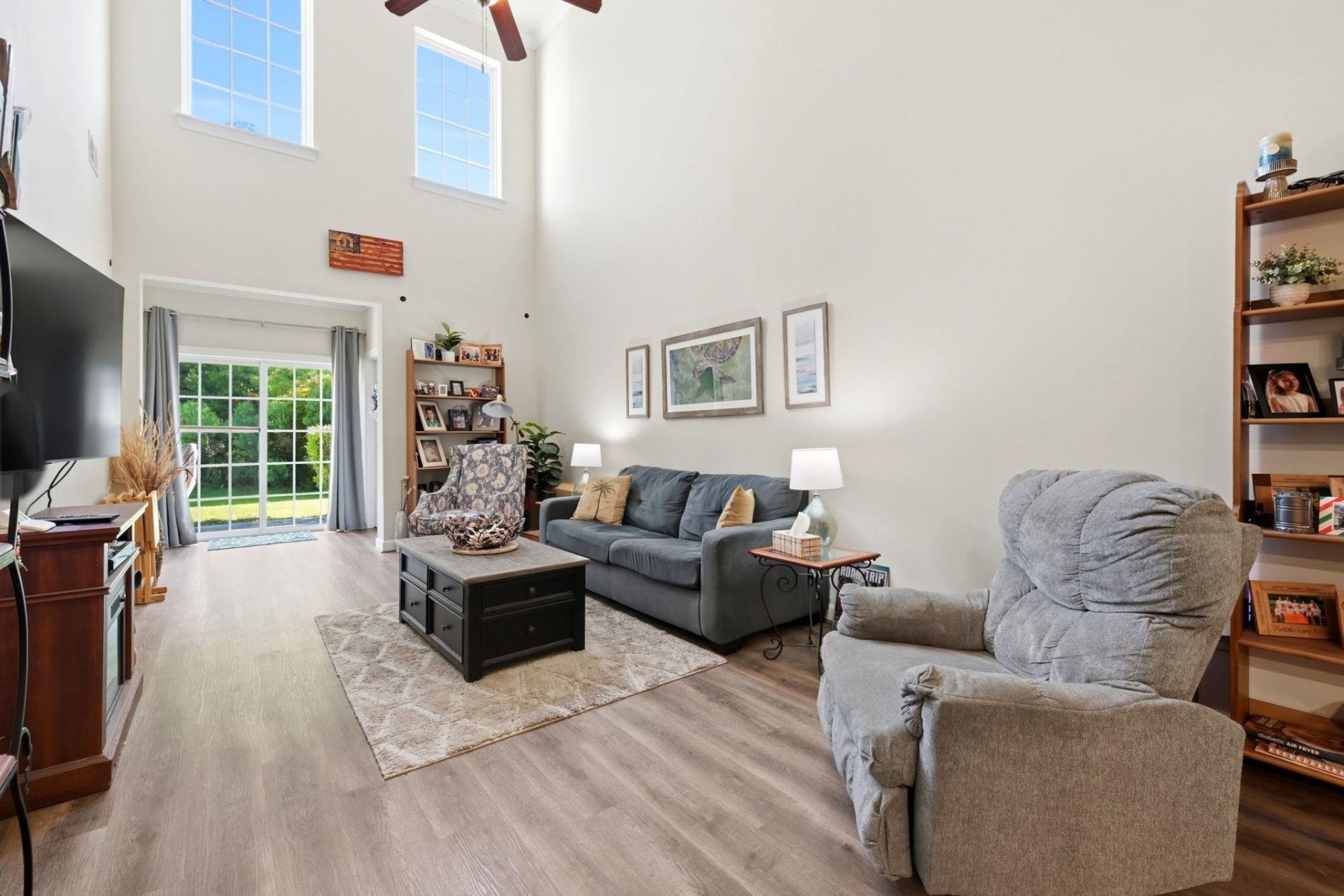 1048 Fairway Ln.  Photo 4