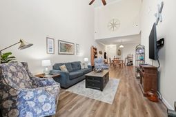 1048 Fairway Ln.  photo 4