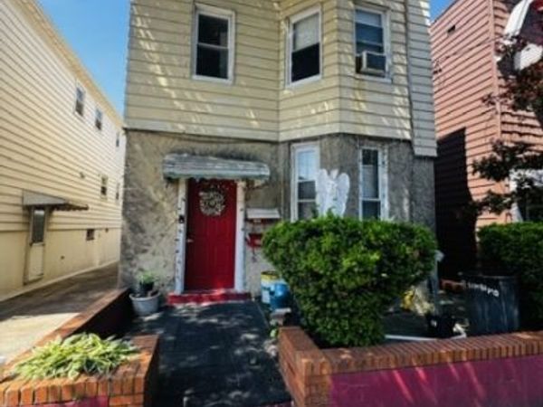 133 Pamrapo Ave, Jersey, NJ 07305