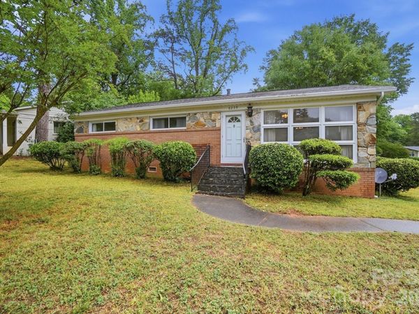 6239 Netherwood Drive , Charlotte, NC 28210