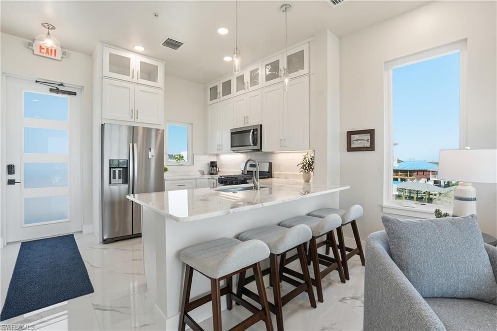 855 Lagoon St, Unit 1, Fort Myers Beach, FL 33931 Photo