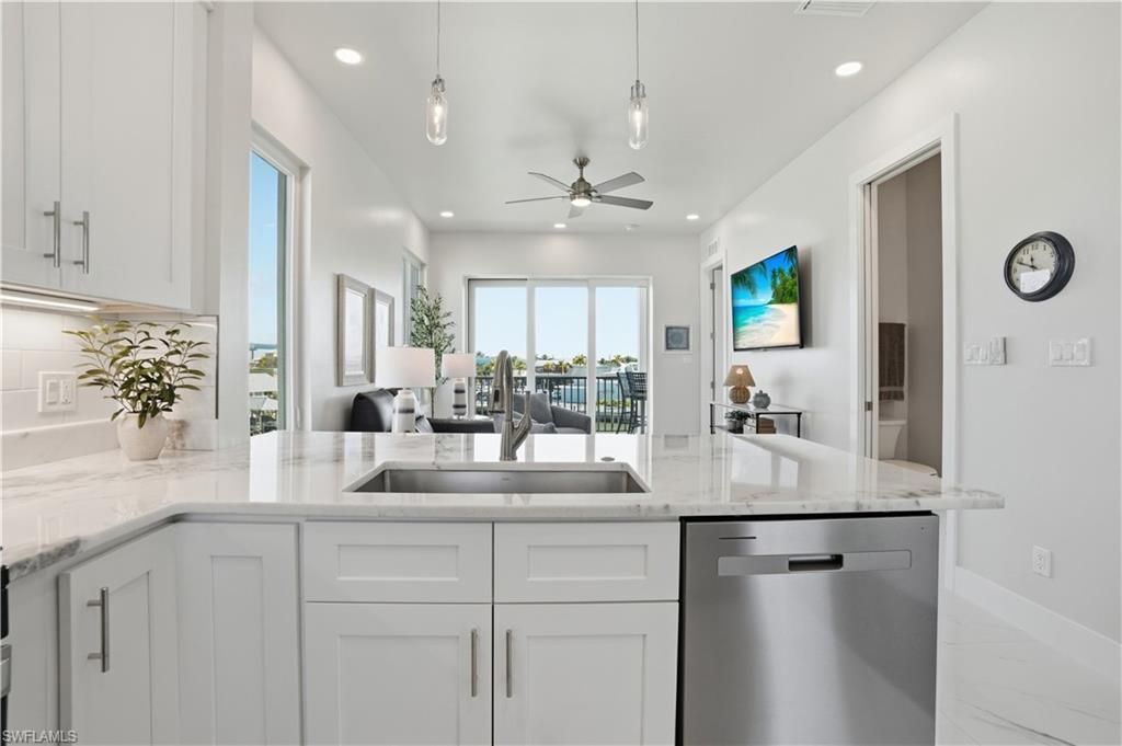 855 Lagoon St, Unit 1, Fort Myers Beach, FL 33931 Photo