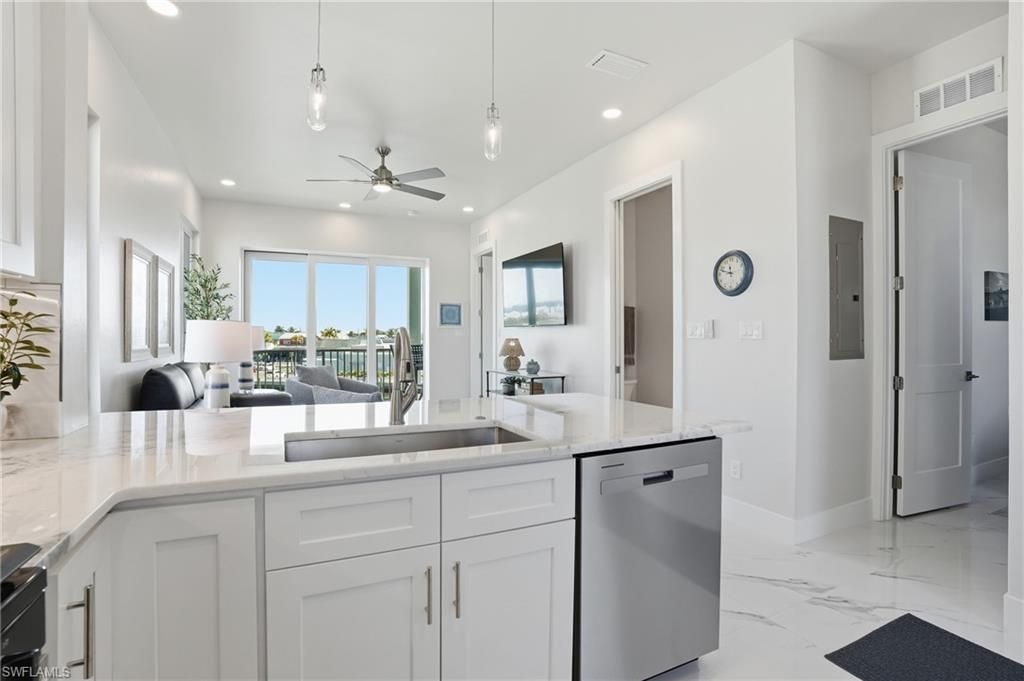 855 Lagoon St, Unit 1, Fort Myers Beach, FL 33931 Photo