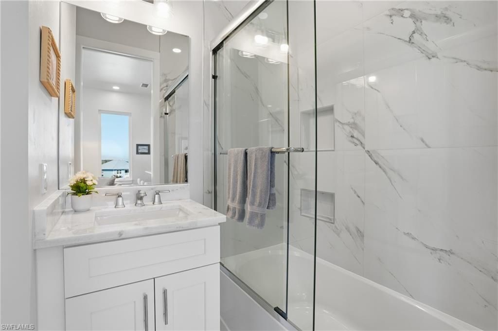 855 Lagoon St, Unit 1, Fort Myers Beach, FL 33931 Photo