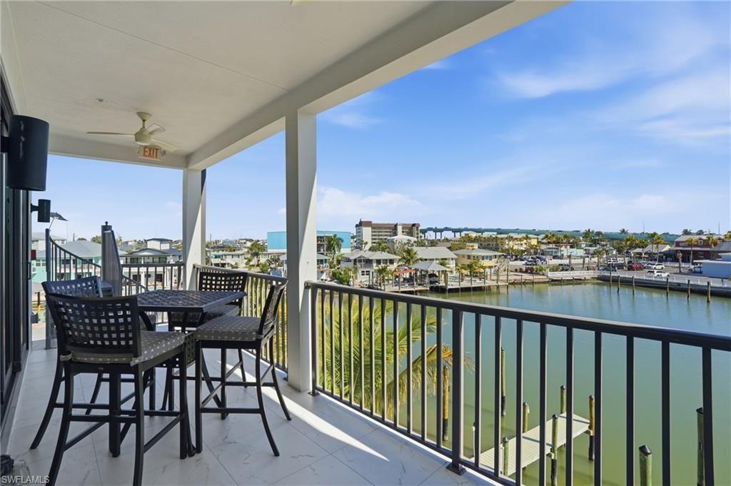 855 Lagoon St, Unit 1, Fort Myers Beach, FL 33931 Photo