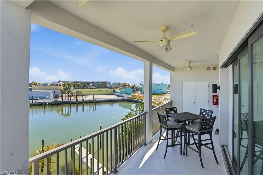 855 Lagoon St, Unit 1, Fort Myers Beach, FL 33931 Photo
