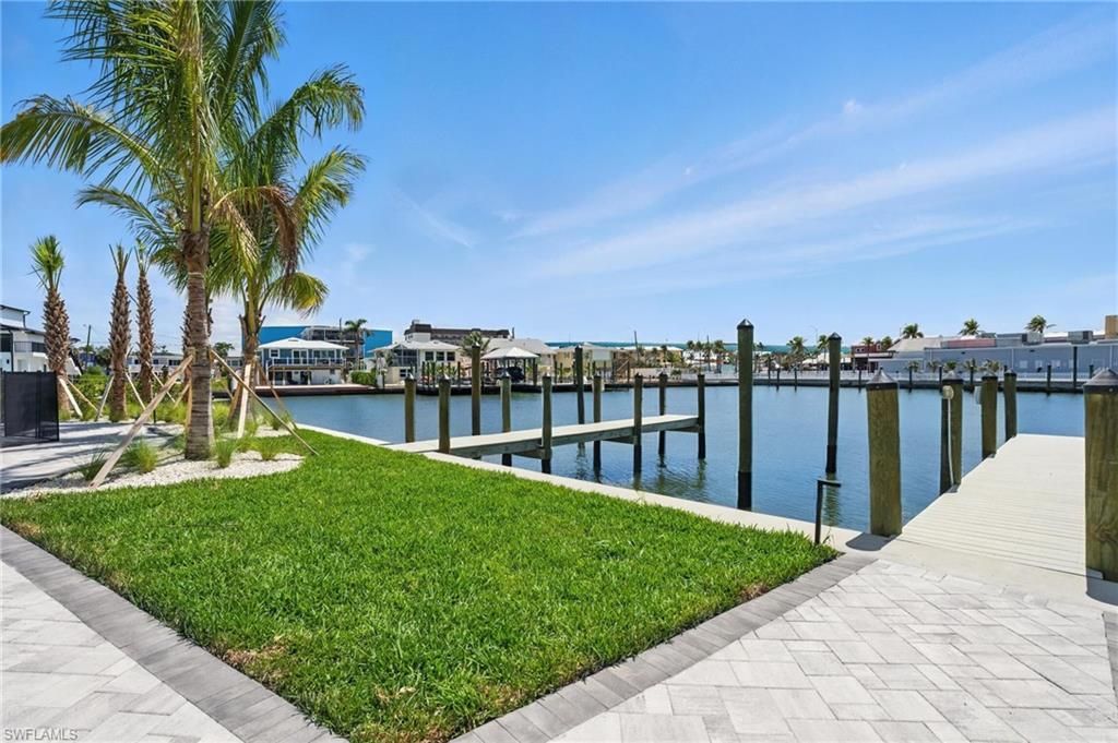 855 Lagoon St , Unit 2, Fort Myers Beach, FL 33931 Photo