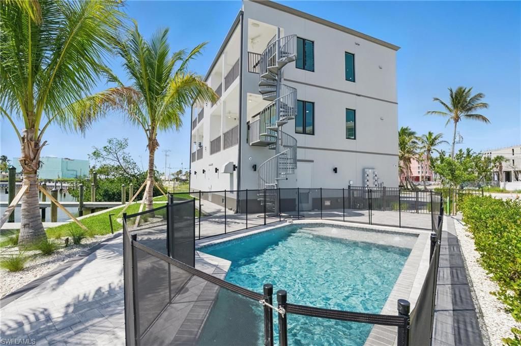 855 Lagoon St , Unit 4, Fort Myers Beach, FL 33931 Photo