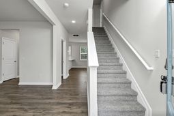 519 Blue Jay Way photo 4