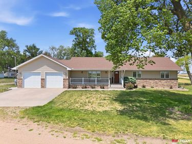 2371 N Road , Dwight, NE 68635