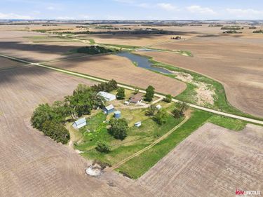 2371 N Road, Dwight, NE 68635