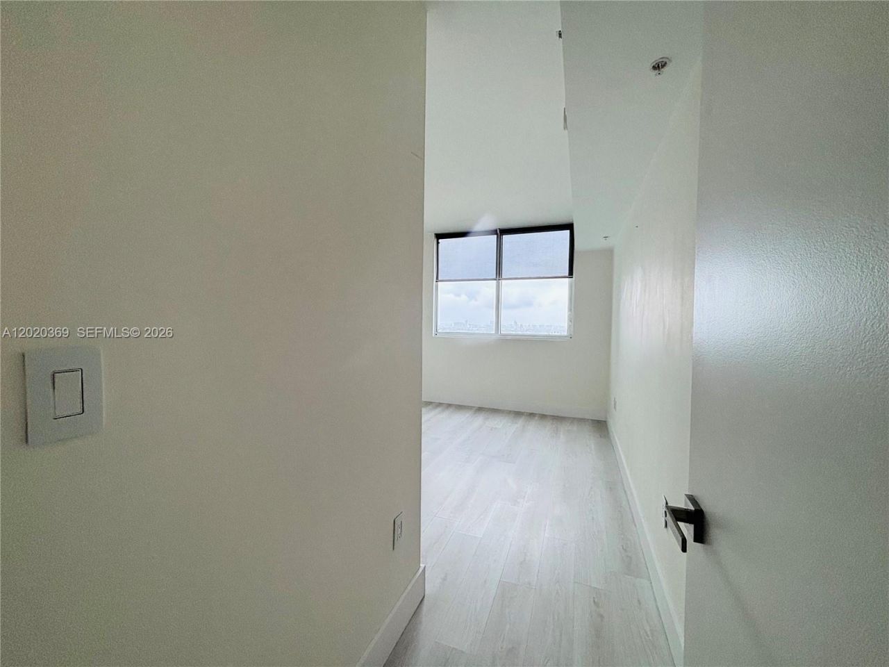 253 NE 2nd St , Unit 2003, Miami, FL 33132 Photo