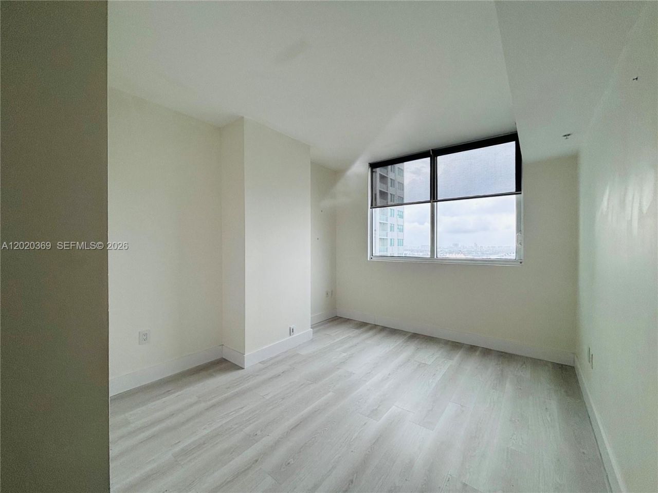 253 NE 2nd St , Unit 2003, Miami, FL 33132 Photo