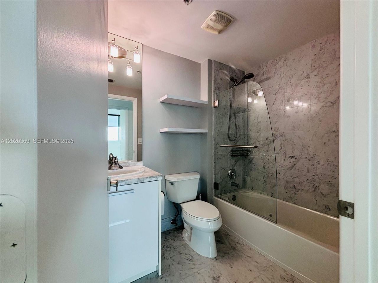 253 NE 2nd St , Unit 2003, Miami, FL 33132 Photo