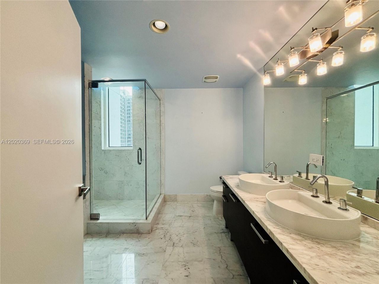 253 NE 2nd St , Unit 2003, Miami, FL 33132 Photo