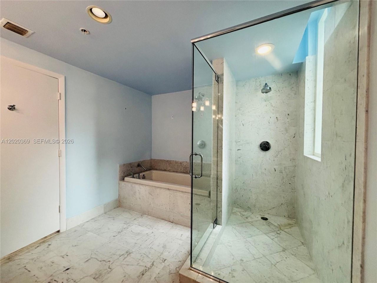 253 NE 2nd St , Unit 2003, Miami, FL 33132 Photo